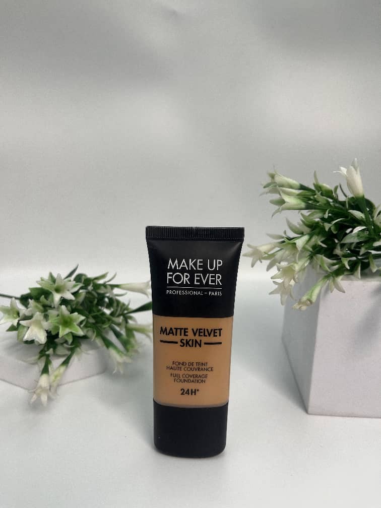MAKE UP FOREVER FOUNDATION