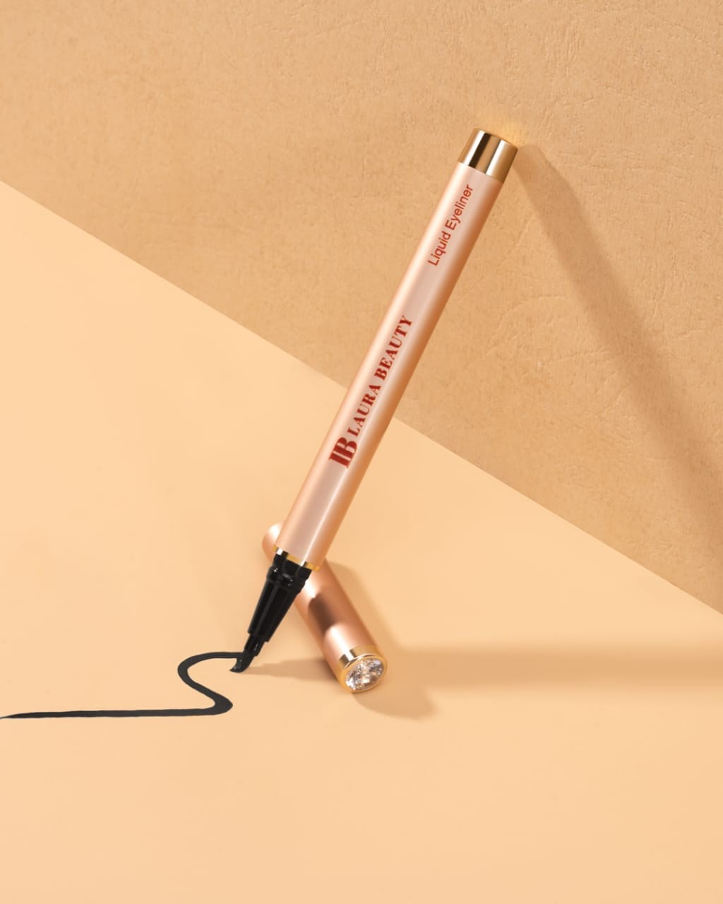 LB LIQUID EYE LINER